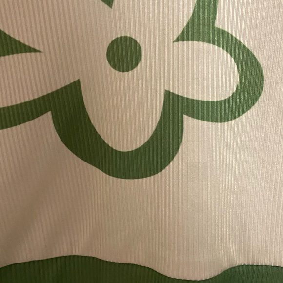 Cute summer tank top with cute green flowers. Size M/S - Picture 3 of 3